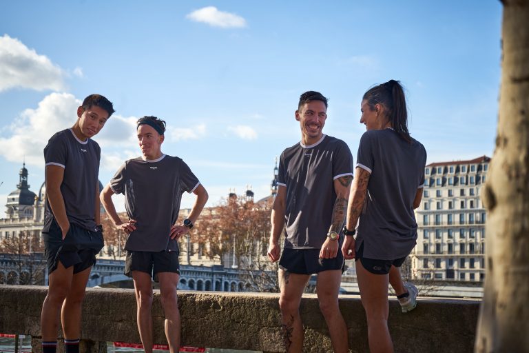 courir avec des vêtements français bomolet